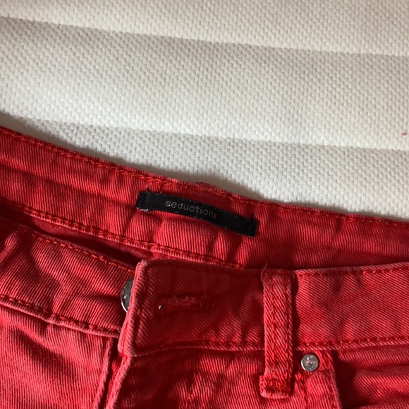 Red studded shorts - Picture 3 of 4